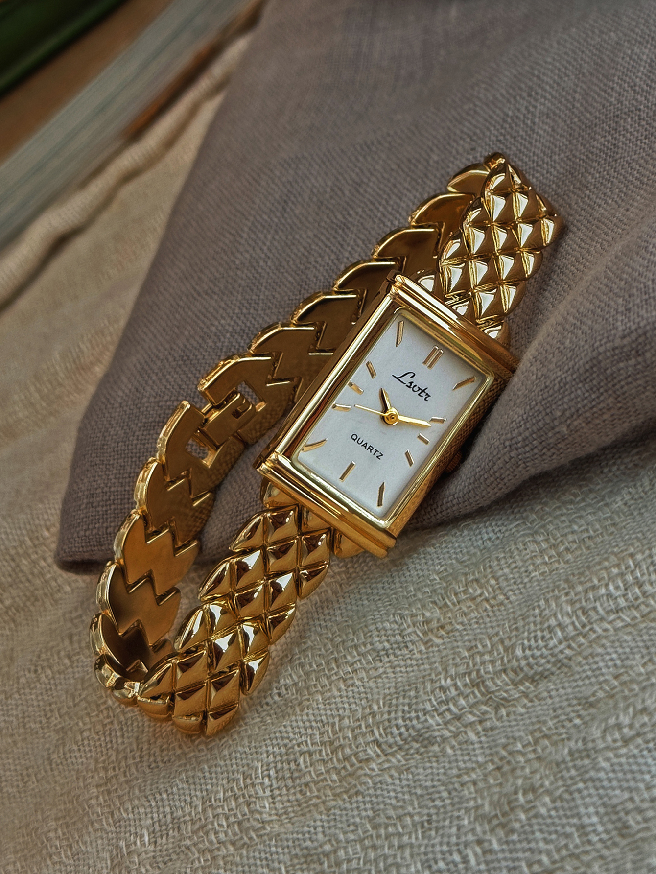1 New Gold-Colored French High - Luxury Watch Life incelemesi ve fiyatı