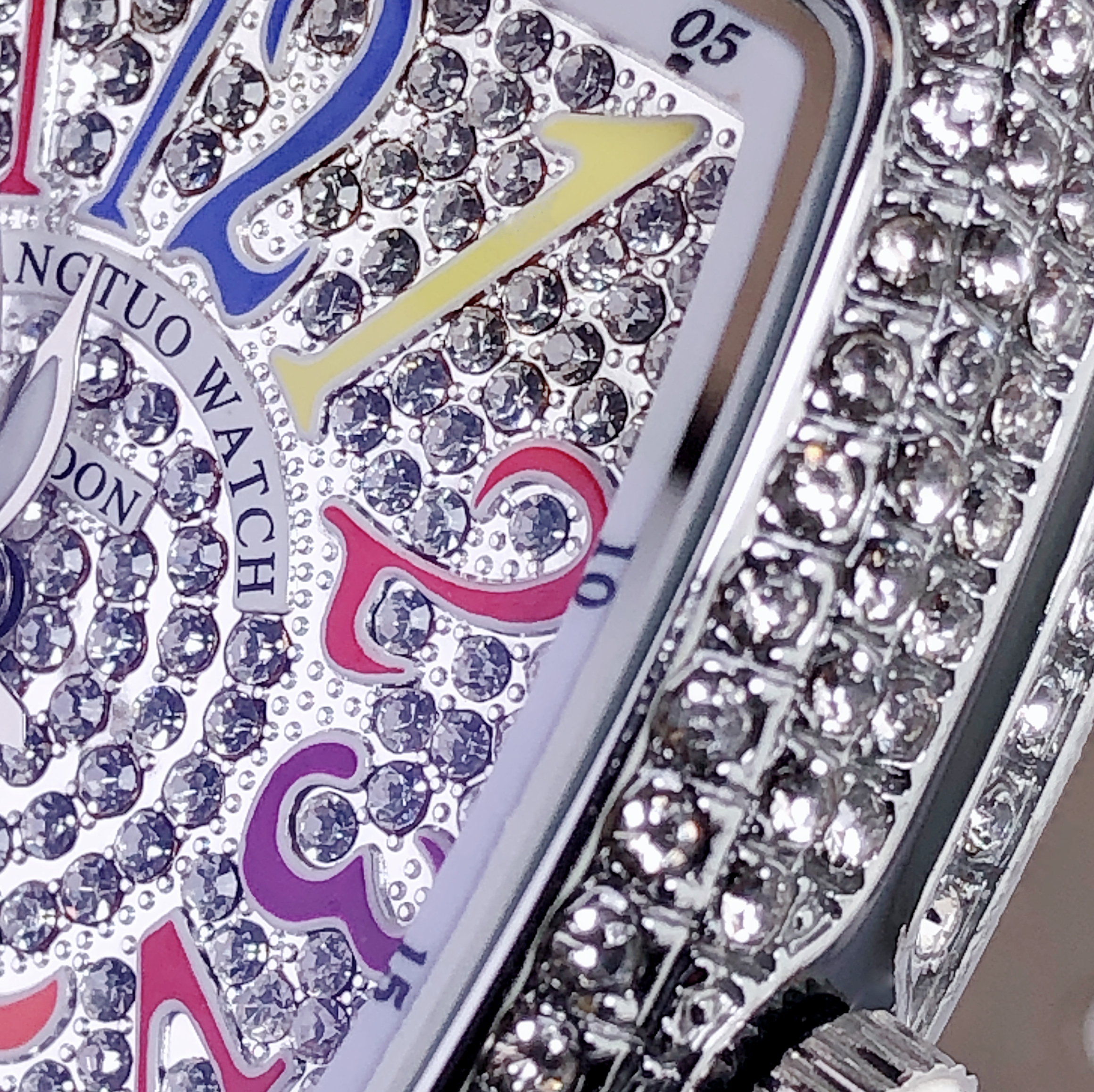 Luxury Tonneau Quartz Ladies W - Luxury Watch With Arabic Numerals incelemesi ve fiyatı